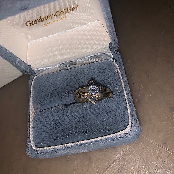 Wedding Ring Set - Picture 1 of 4